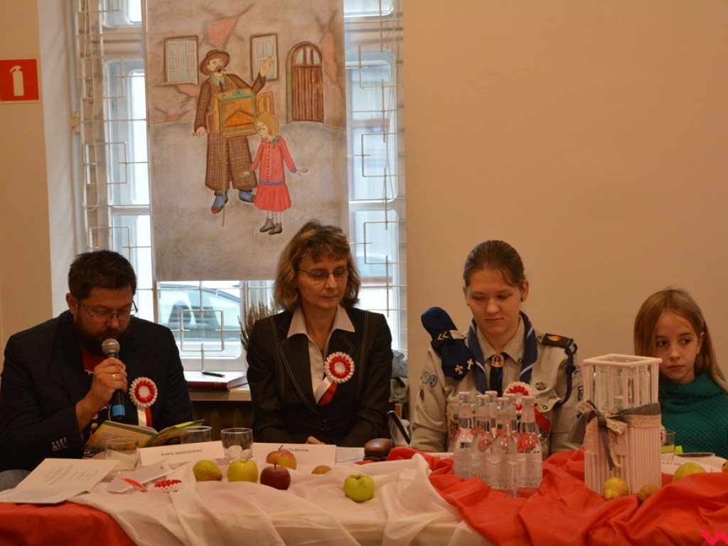 Przypomnieli twórczość Prusa, Sienkiewicza i Konopnickiej. Narodowe Czytanie we Wrześni