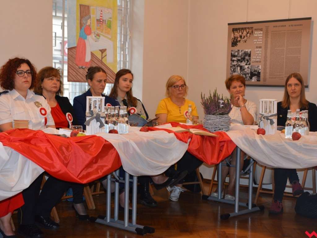 Przypomnieli twórczość Prusa, Sienkiewicza i Konopnickiej. Narodowe Czytanie we Wrześni