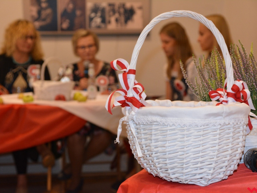 Przypomnieli twórczość Prusa, Sienkiewicza i Konopnickiej. Narodowe Czytanie we Wrześni