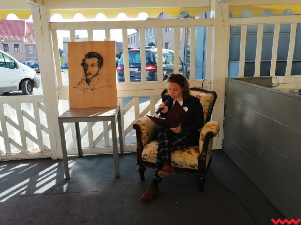 Fragmenty polskich nowel odczytywano na miłosławskim rynku