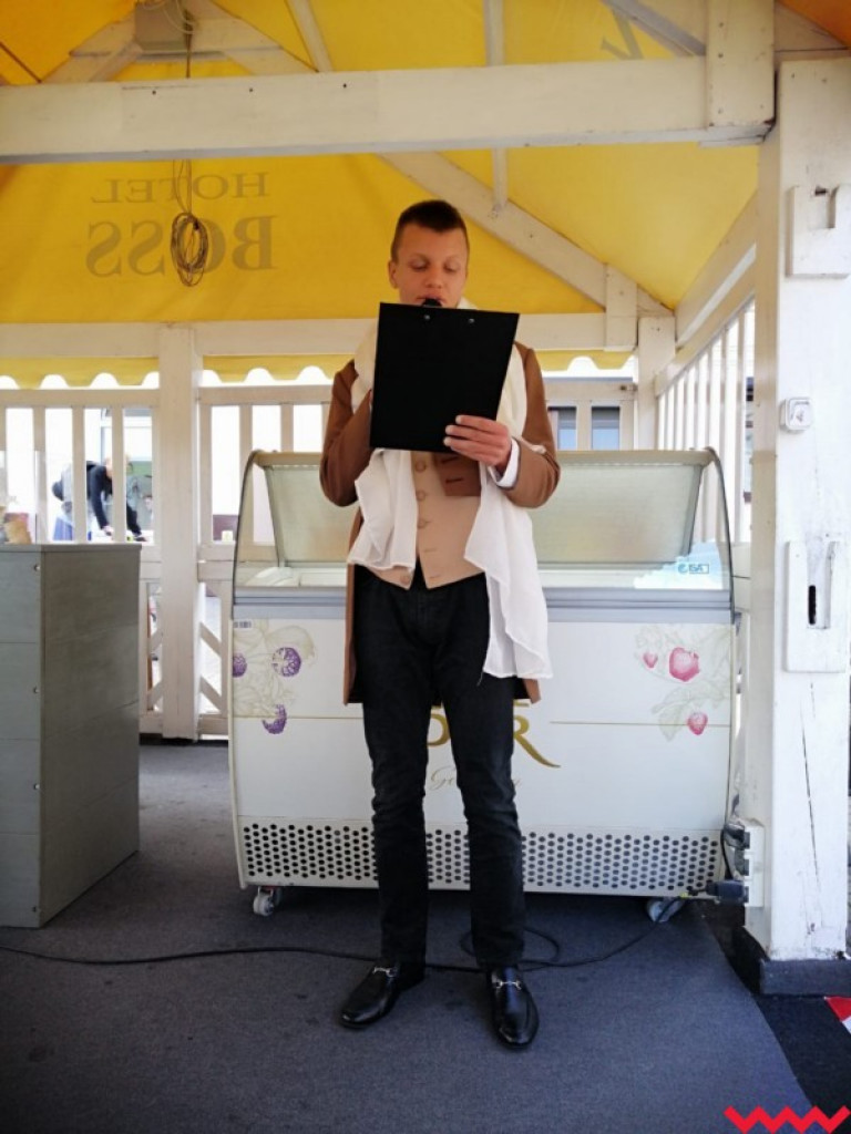 Fragmenty polskich nowel odczytywano na miłosławskim rynku