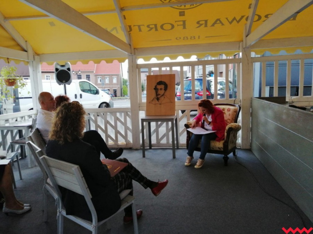 Fragmenty polskich nowel odczytywano na miłosławskim rynku