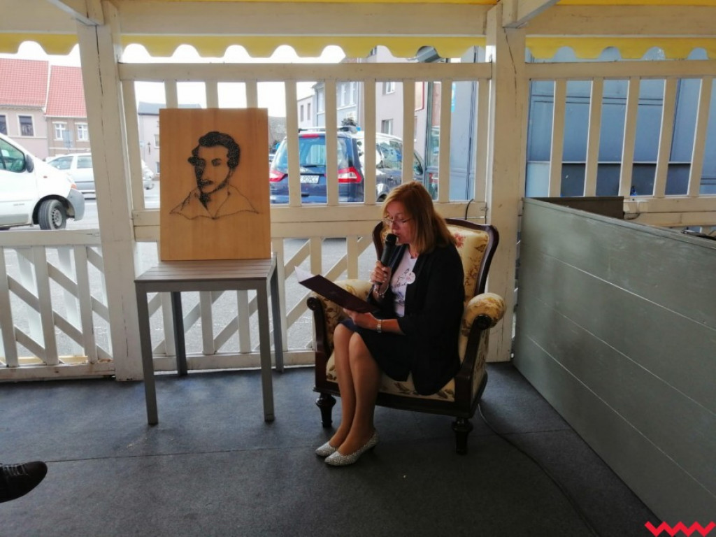 Fragmenty polskich nowel odczytywano na miłosławskim rynku