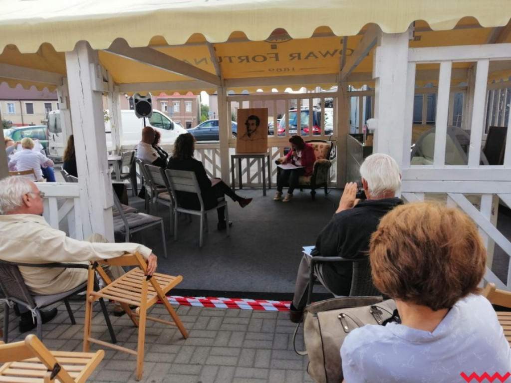 Fragmenty polskich nowel odczytywano na miłosławskim rynku