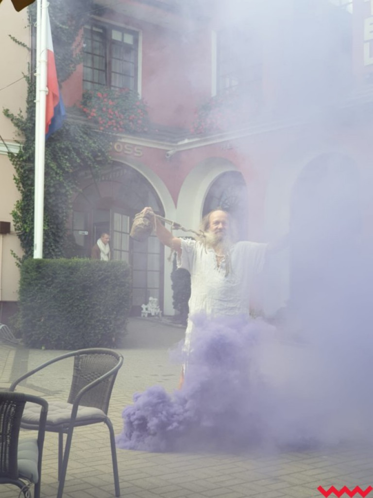 Fragmenty polskich nowel odczytywano na miłosławskim rynku