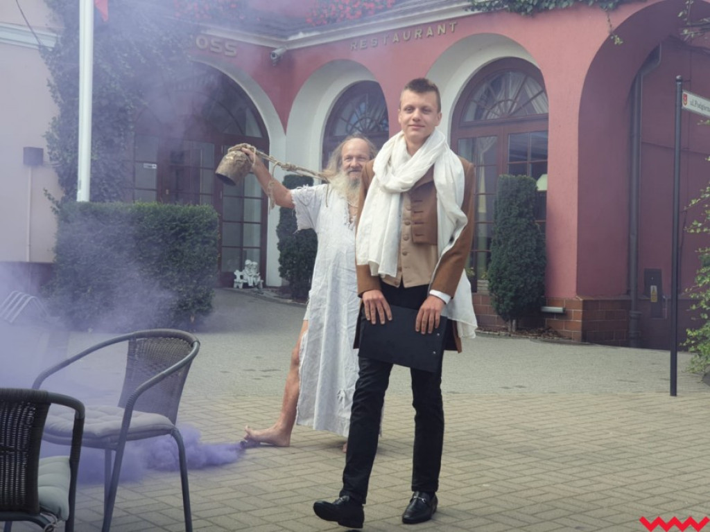 Fragmenty polskich nowel odczytywano na miłosławskim rynku