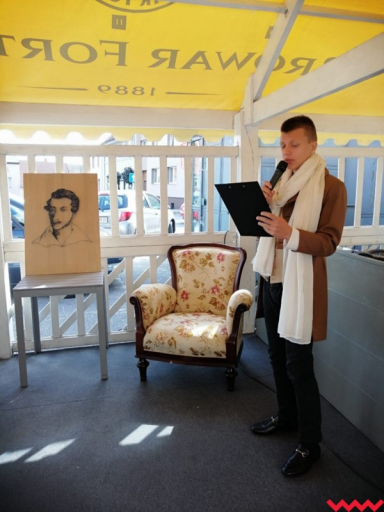 Fragmenty polskich nowel odczytywano na miłosławskim rynku