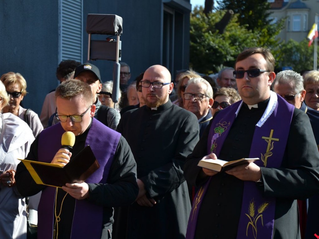 W obronie wiary i wartości. Setki osób w akcji Września pod Krzyżem