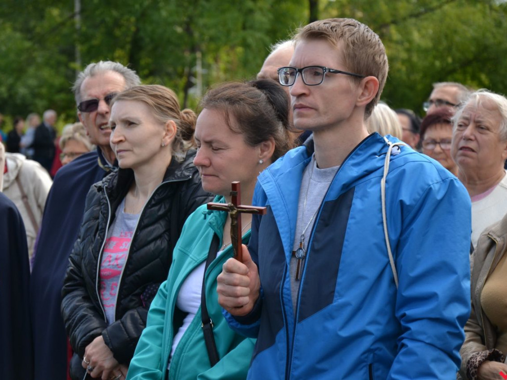 W obronie wiary i wartości. Setki osób w akcji Września pod Krzyżem