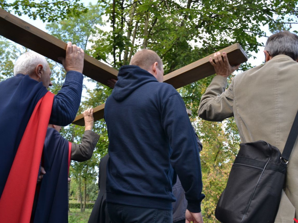 W obronie wiary i wartości. Setki osób w akcji Września pod Krzyżem
