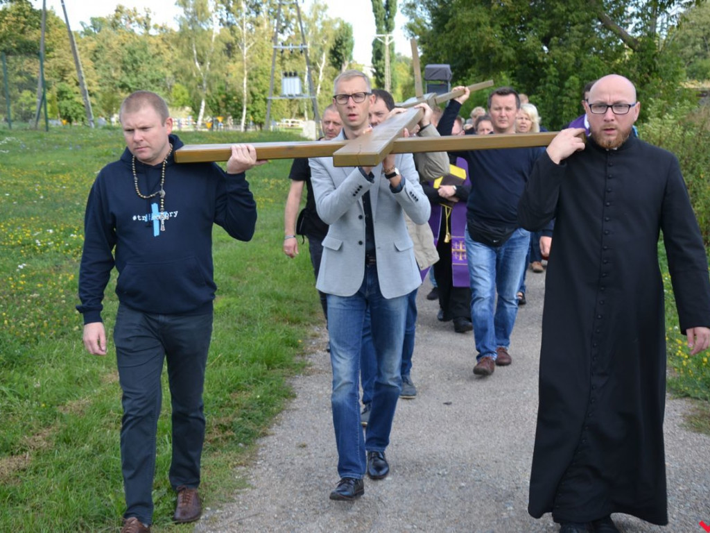 W obronie wiary i wartości. Setki osób w akcji Września pod Krzyżem
