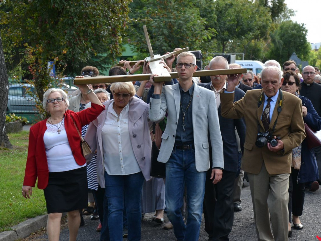 W obronie wiary i wartości. Setki osób w akcji Września pod Krzyżem