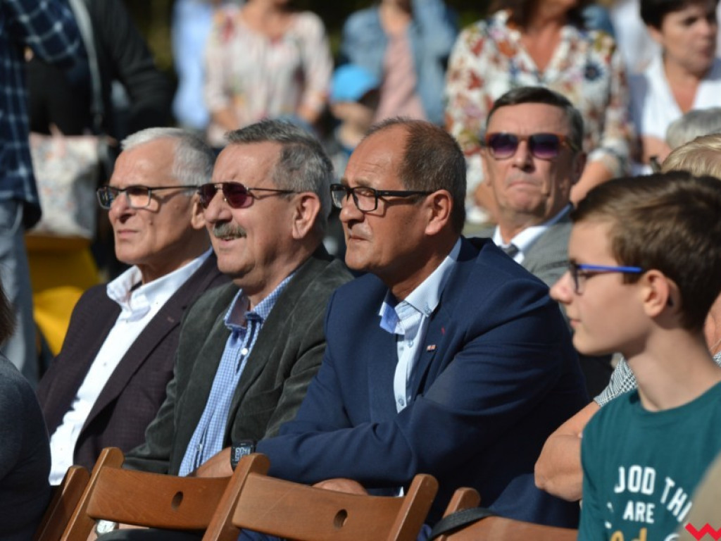 Ponownie odsłonięto pomnik Słowackiego. Krótko potem burmistrz zadziwił mieszkańców