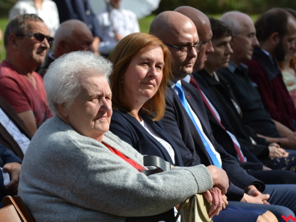 Ponownie odsłonięto pomnik Słowackiego. Krótko potem burmistrz zadziwił mieszkańców