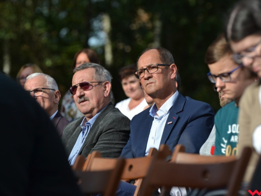 Ponownie odsłonięto pomnik Słowackiego. Krótko potem burmistrz zadziwił mieszkańców