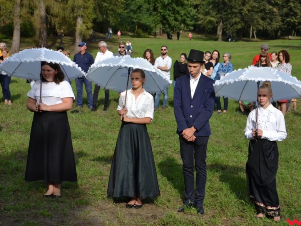 Ponownie odsłonięto pomnik Słowackiego. Krótko potem burmistrz zadziwił mieszkańców