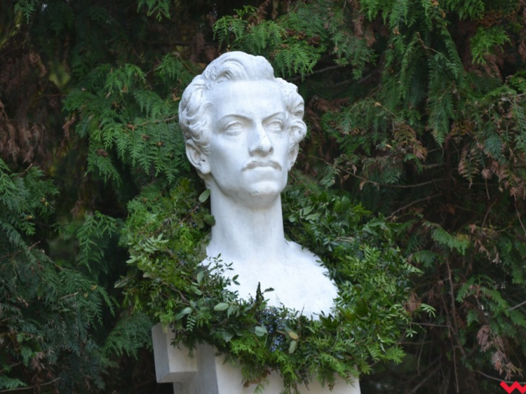 Ponownie odsłonięto pomnik Słowackiego. Krótko potem burmistrz zadziwił mieszkańców