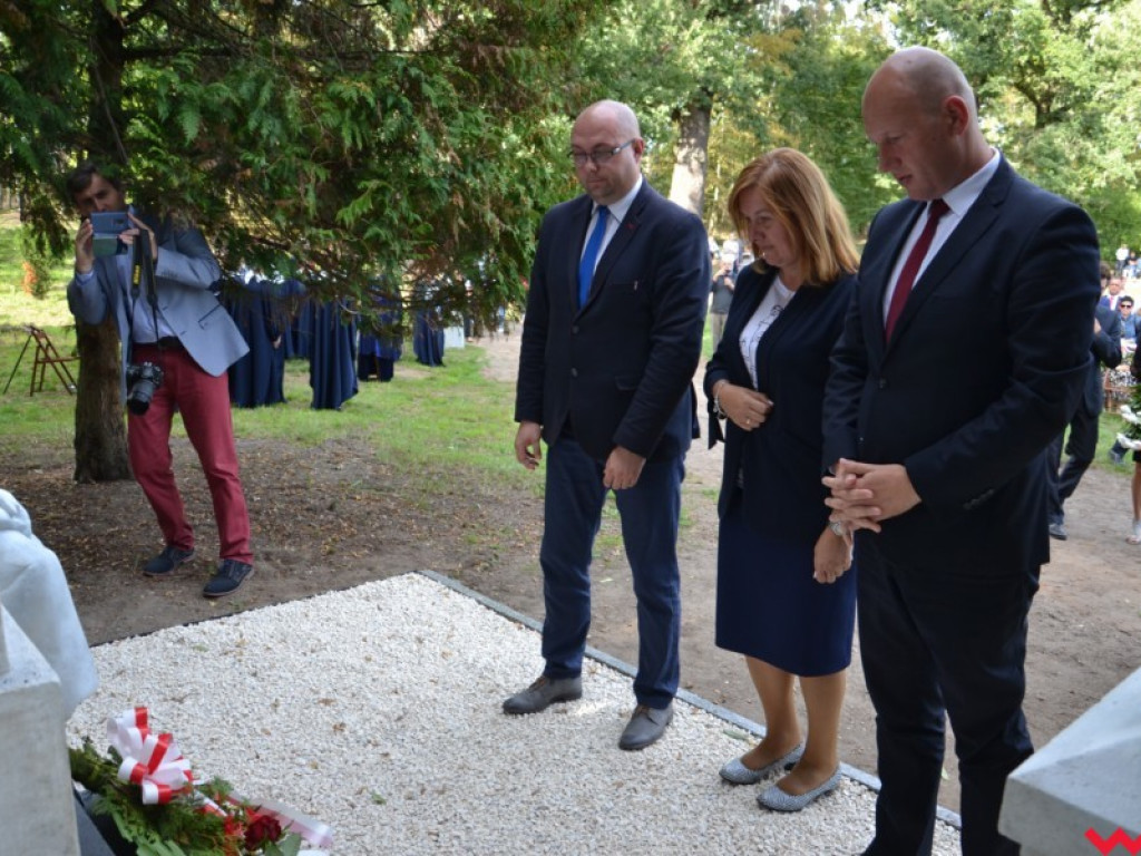 Ponownie odsłonięto pomnik Słowackiego. Krótko potem burmistrz zadziwił mieszkańców