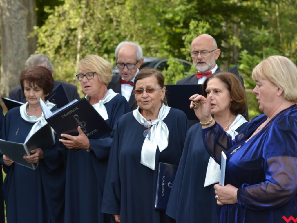 Ponownie odsłonięto pomnik Słowackiego. Krótko potem burmistrz zadziwił mieszkańców