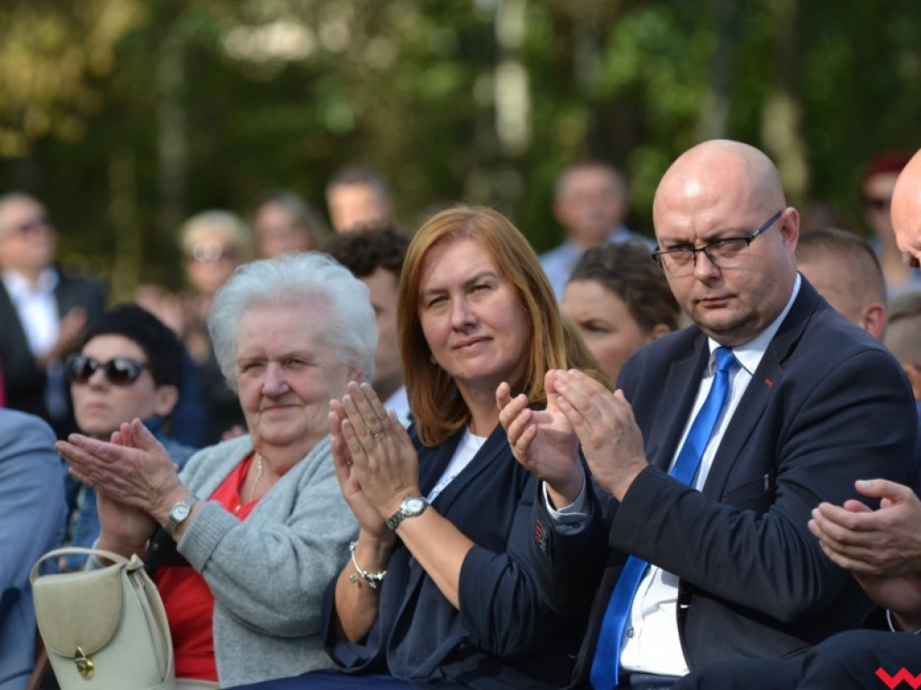 Ponownie odsłonięto pomnik Słowackiego. Krótko potem burmistrz zadziwił mieszkańców