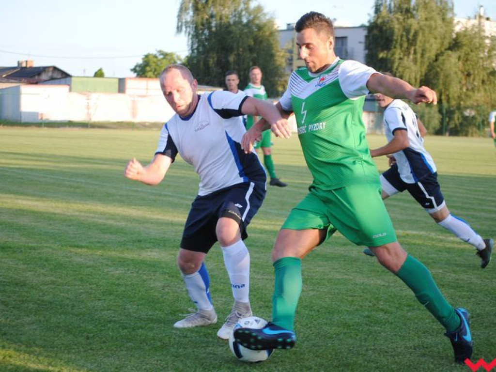 Niezłe widowisko w Pyzdrach. Warta dzieli się punktami ze swoją imienniczką z Krzymowa