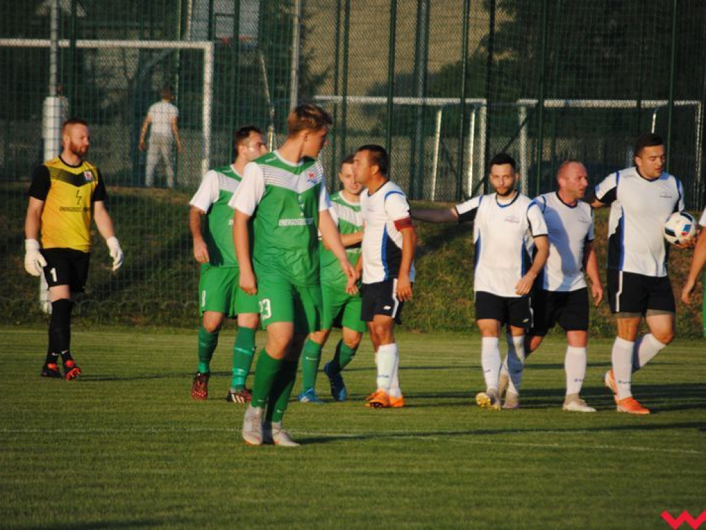 Niezłe widowisko w Pyzdrach. Warta dzieli się punktami ze swoją imienniczką z Krzymowa