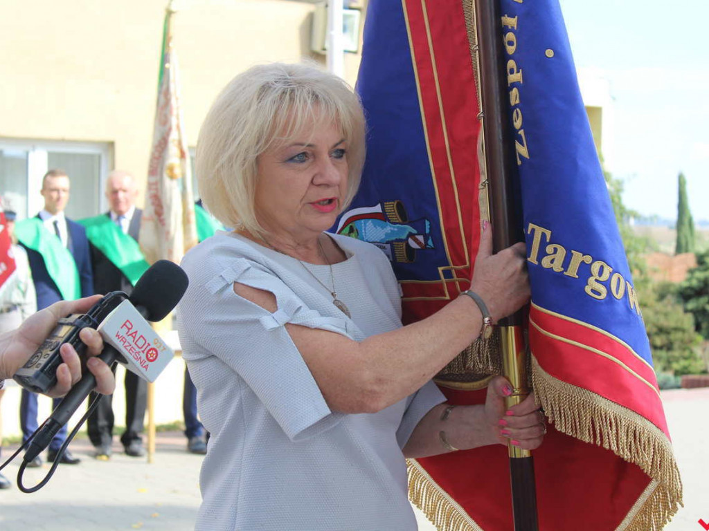 Nie ma gimnazjum, jest nowy sztandar szkoły. Podniosła uroczystość w Targowej Górce