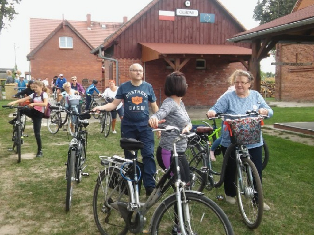 Udana wycieczka po gminie Miłosław. Na rowery wsiedli i starsi, i młodsi mieszkańcy