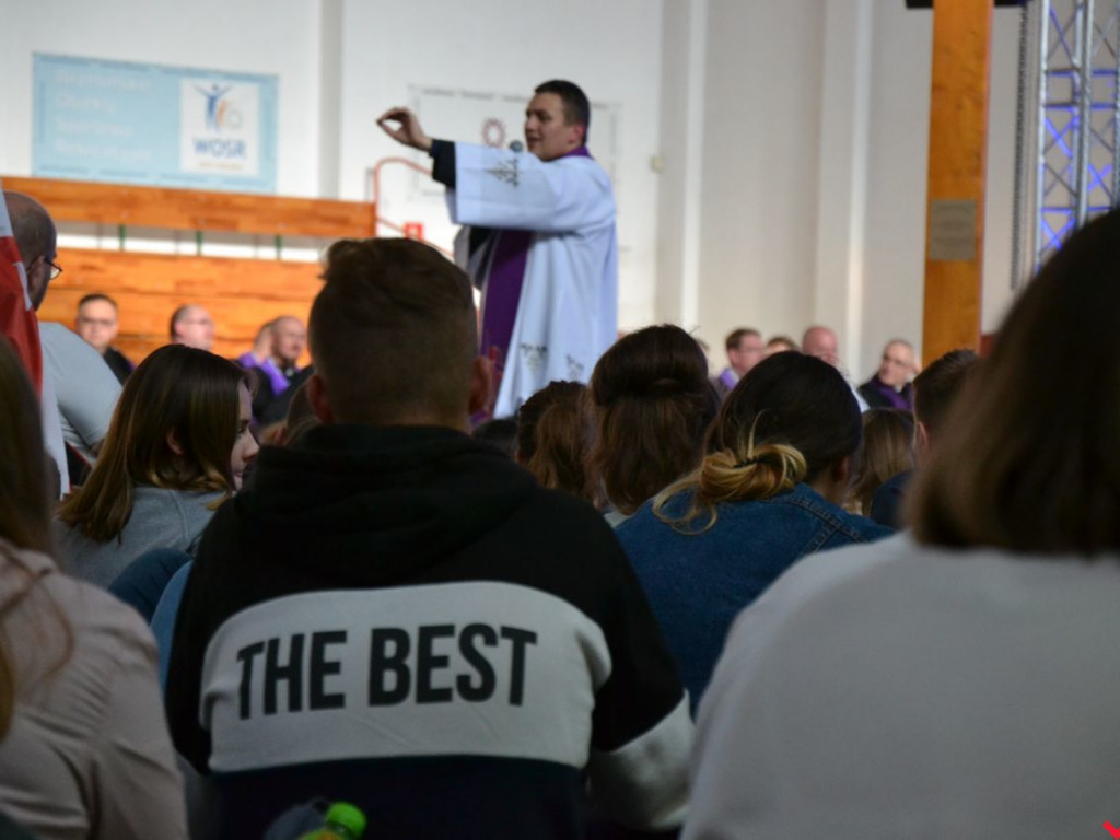 Wielkie religijne uniesienie na Spotkaniu Młodzieży „Kostka 2019” we Wrześni