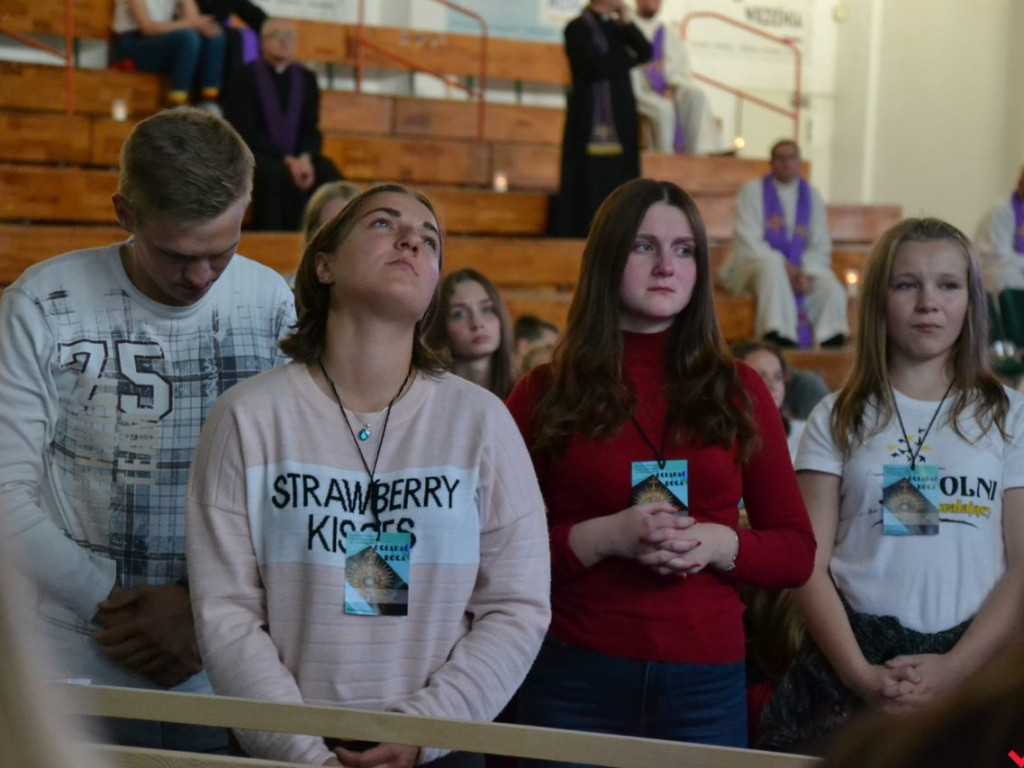 Wielkie religijne uniesienie na Spotkaniu Młodzieży „Kostka 2019” we Wrześni