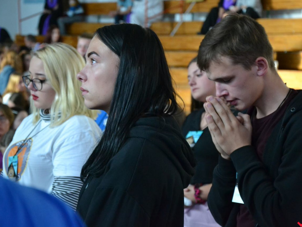 Wielkie religijne uniesienie na Spotkaniu Młodzieży „Kostka 2019” we Wrześni