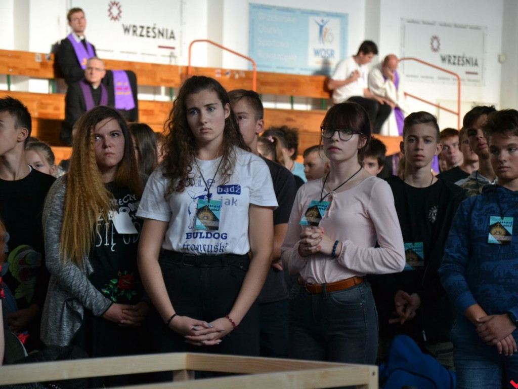 Wielkie religijne uniesienie na Spotkaniu Młodzieży „Kostka 2019” we Wrześni
