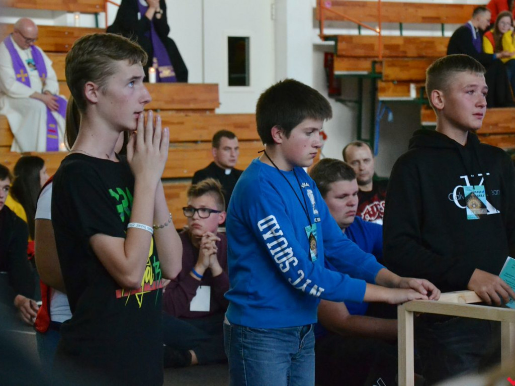 Wielkie religijne uniesienie na Spotkaniu Młodzieży „Kostka 2019” we Wrześni