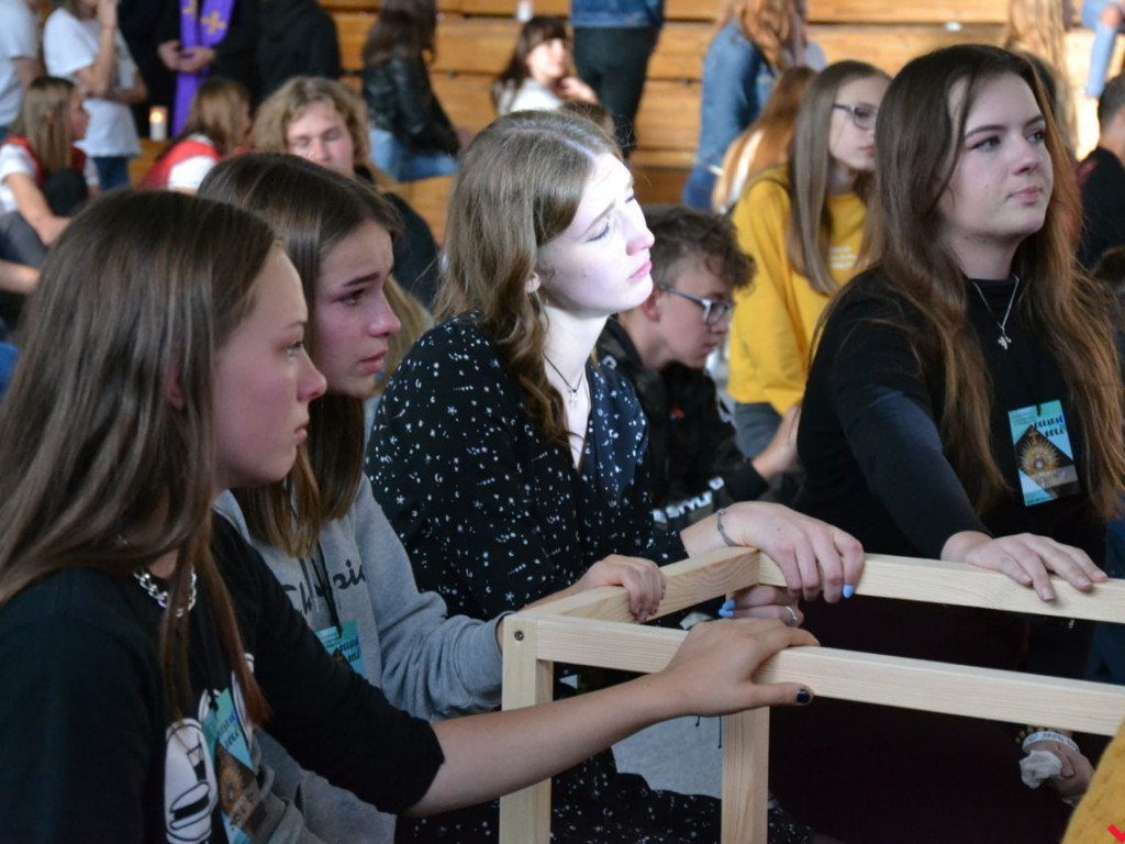 Wielkie religijne uniesienie na Spotkaniu Młodzieży „Kostka 2019” we Wrześni