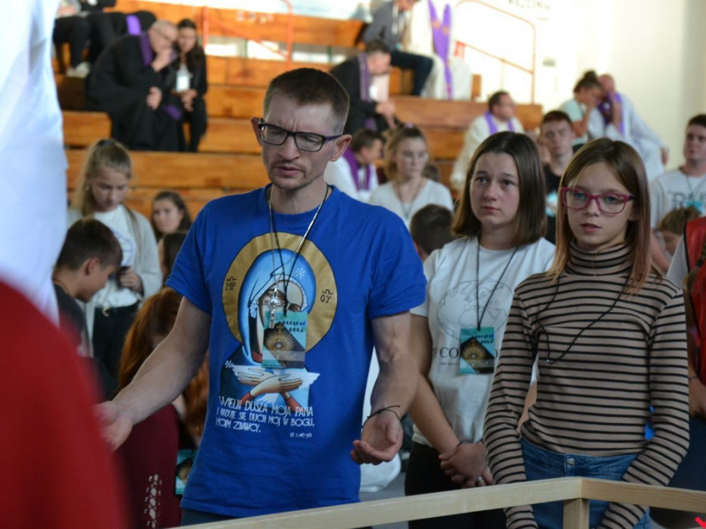 Wielkie religijne uniesienie na Spotkaniu Młodzieży „Kostka 2019” we Wrześni