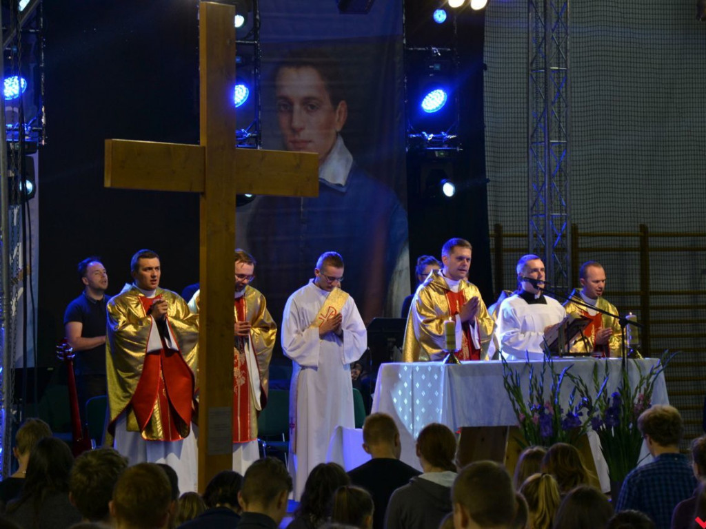 Wielkie religijne uniesienie na Spotkaniu Młodzieży „Kostka 2019” we Wrześni