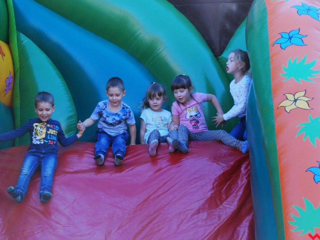 Bawili się i pomagali. Festyn parafialny w Pyzdrach.