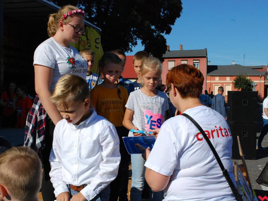 Bawili się i pomagali. Festyn parafialny w Pyzdrach.