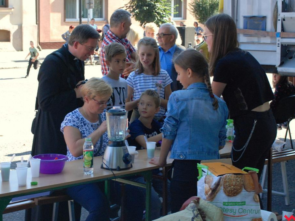 Bawili się i pomagali. Festyn parafialny w Pyzdrach.