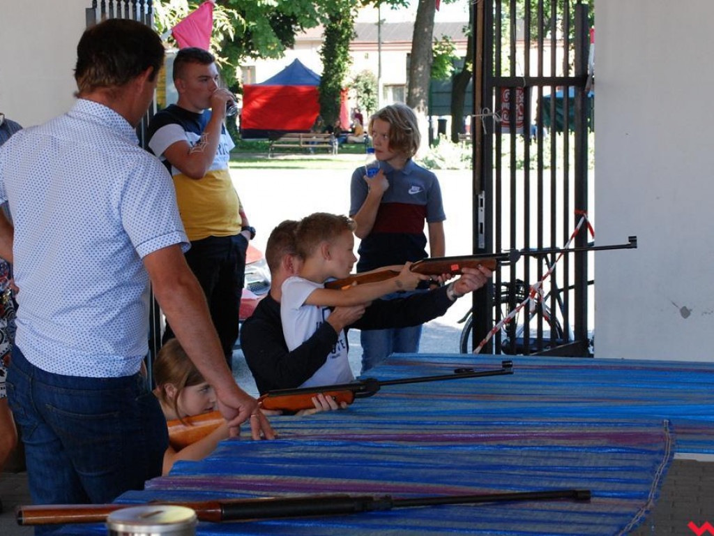 Bawili się i pomagali. Festyn parafialny w Pyzdrach.