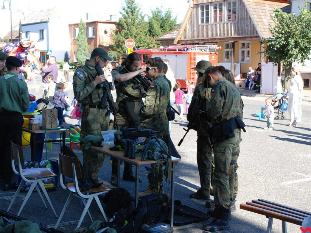 Bawili się i pomagali. Festyn parafialny w Pyzdrach.