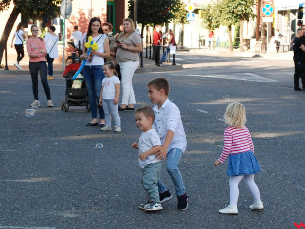Bawili się i pomagali. Festyn parafialny w Pyzdrach.