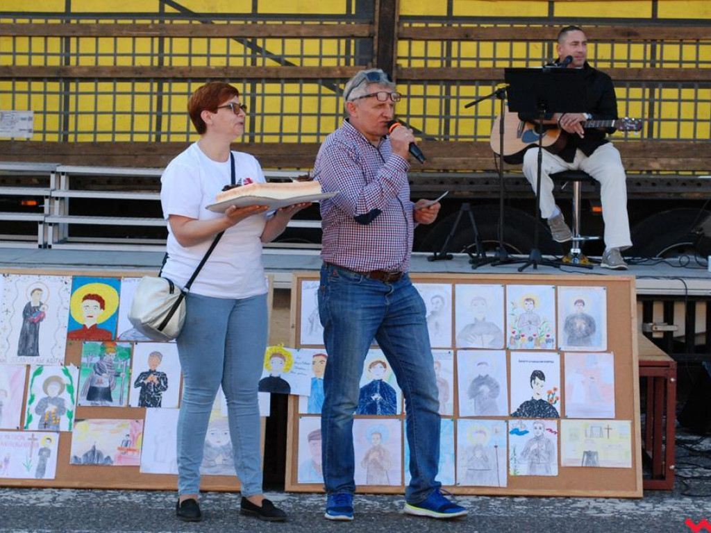 Bawili się i pomagali. Festyn parafialny w Pyzdrach.