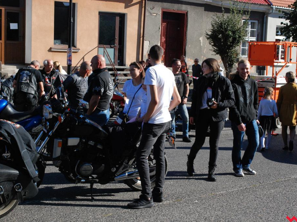 Bawili się i pomagali. Festyn parafialny w Pyzdrach.