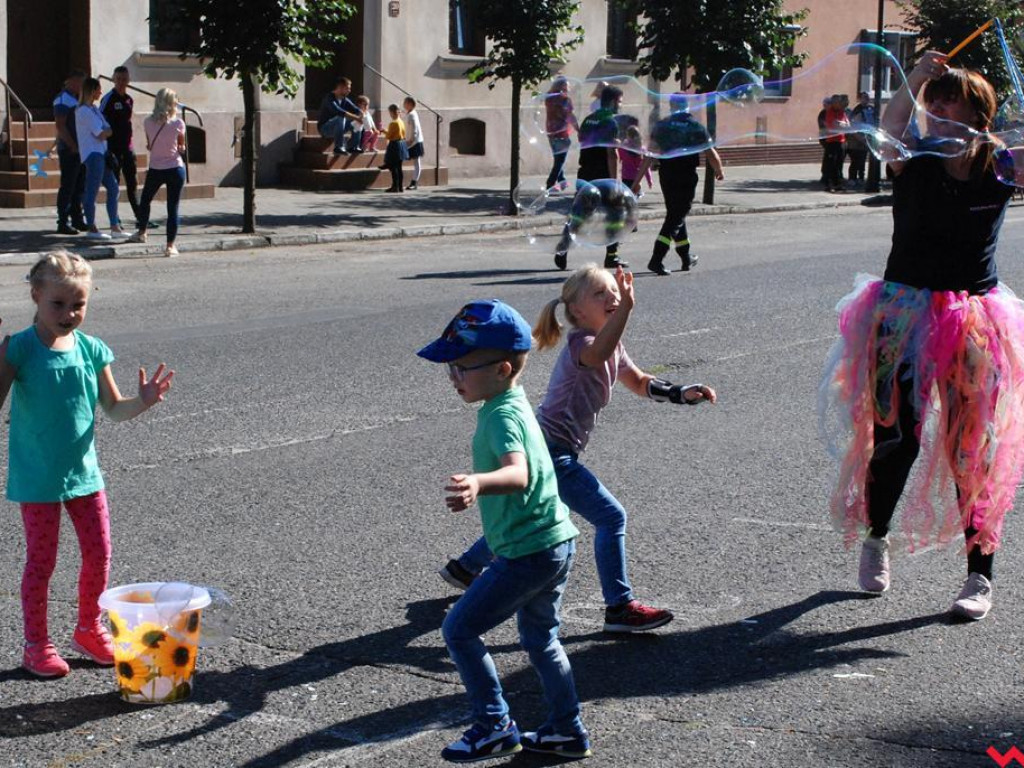 Bawili się i pomagali. Festyn parafialny w Pyzdrach.