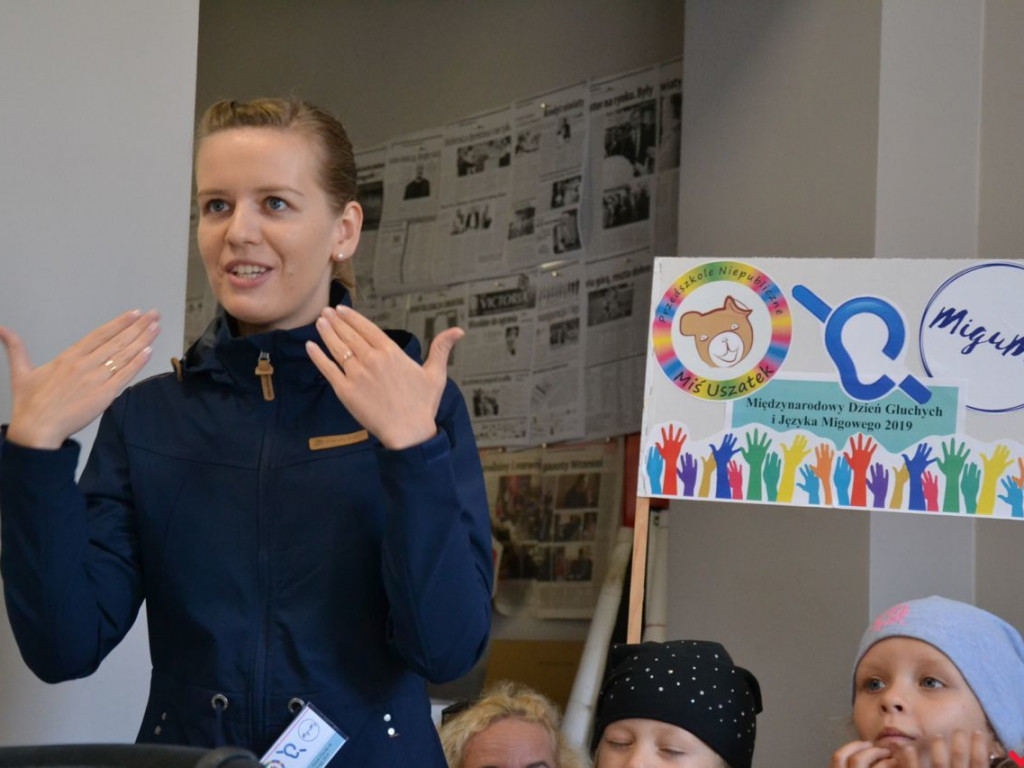 Dzieci z przedszkola Miś Uszatek z migającą wizytą w „WW”