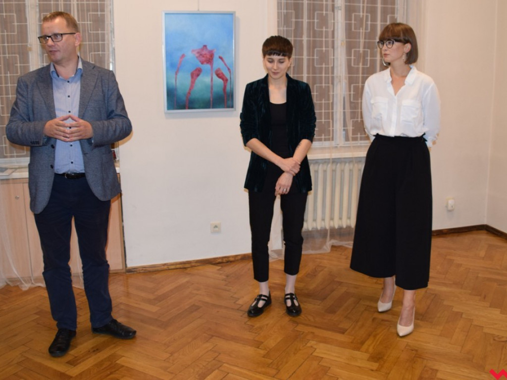 Sztuka jak bolesny oddech. Szczera i odważna wystawa młodych wrześnianek