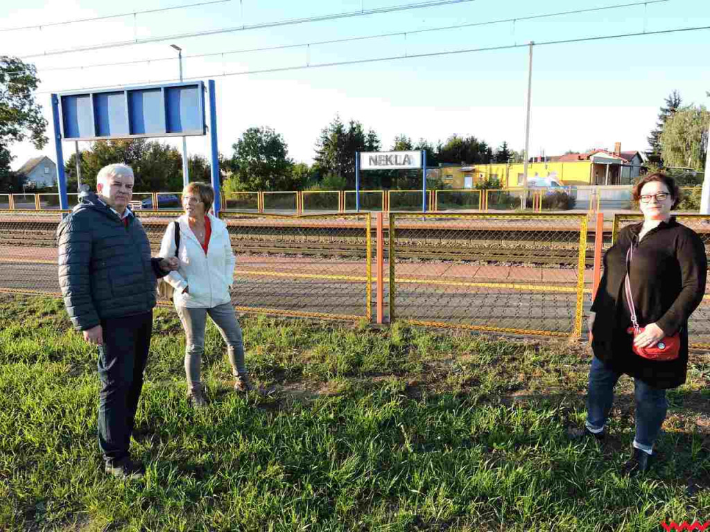 Potomkowie Ariego Goldsteina przy dworcu kolejowym. To była sentymentalna wizyta