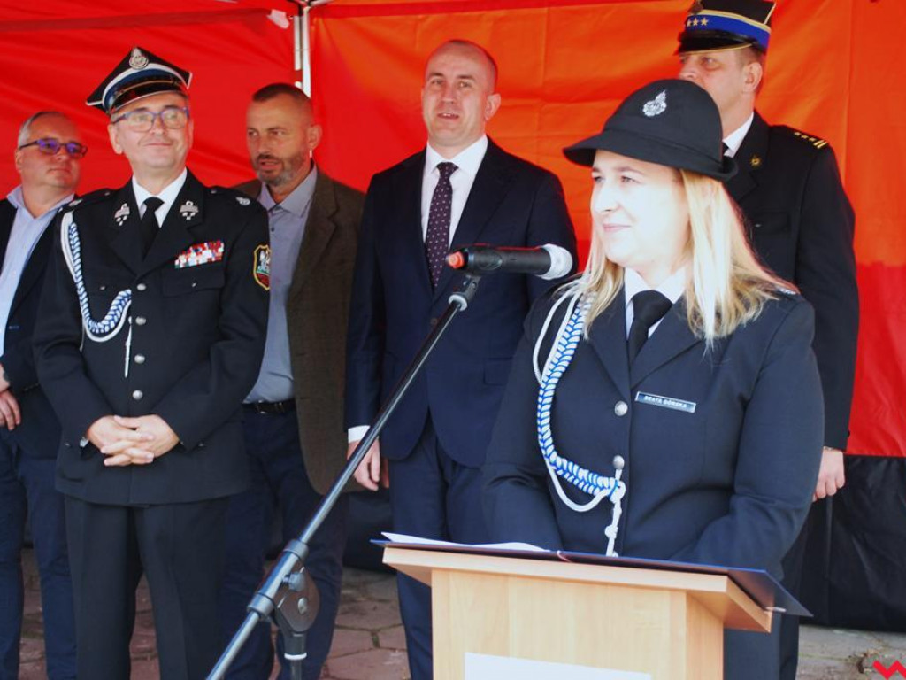 Nowy samochód strażacki poświęcony