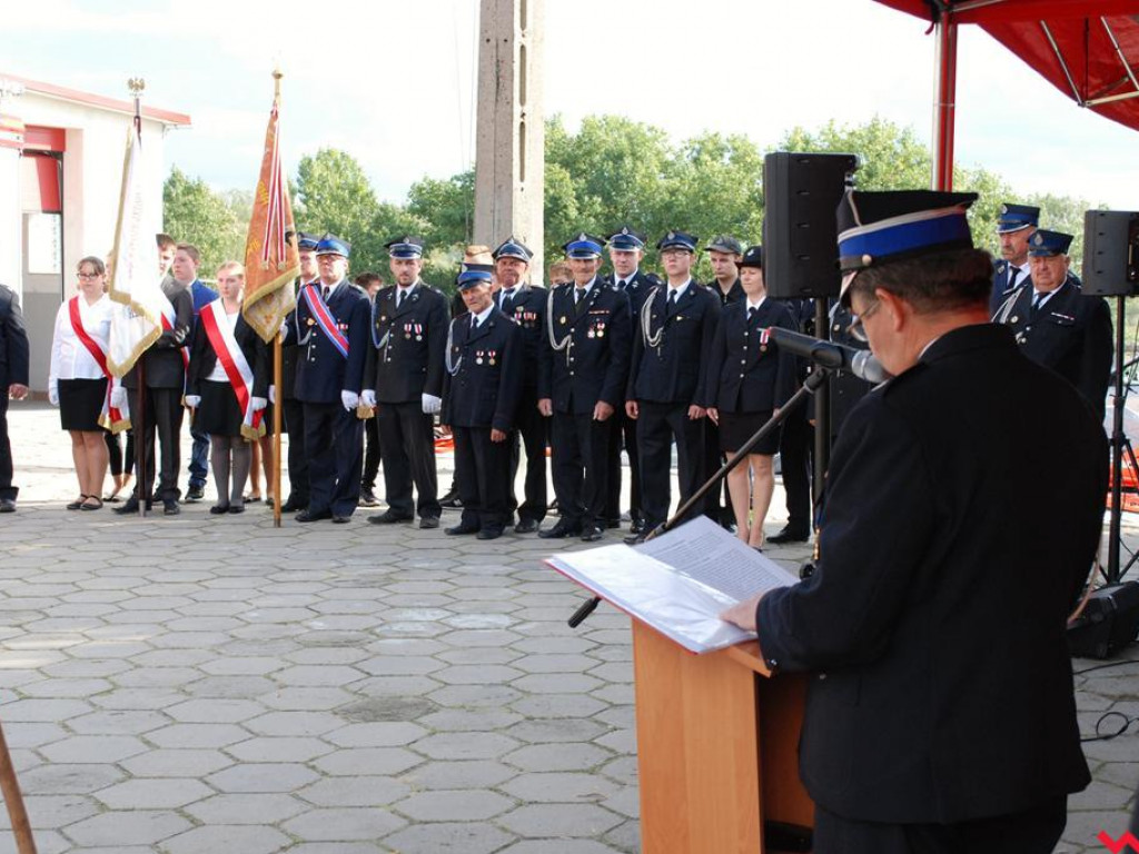 Nowy samochód strażacki poświęcony